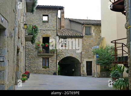 Historisches Zentrum von Sant Esteve d`en Bas in der Region Garrotxa, Provinz Gerona, Katalonien, Spanien Stockfoto